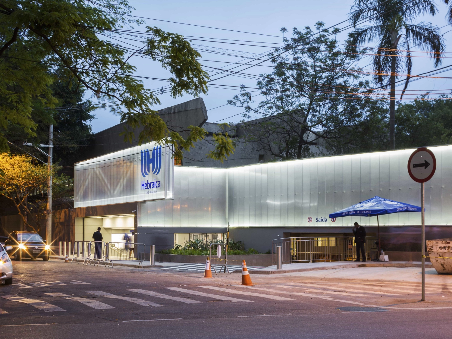 mall facade made with arkowall products