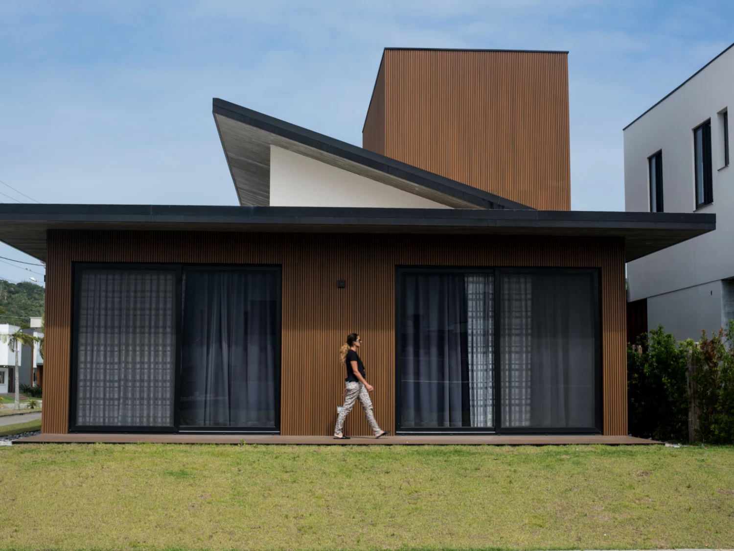 Casa moderna por arkowood EPL localizada no Projeto Garopaba